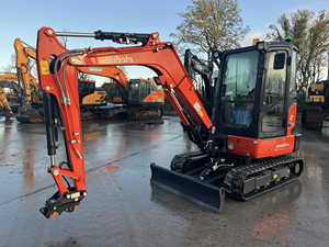 Mini Excavadora Kubota KX037-4 Nueva y Económica en Venta, Excavadora Compacta de 3.5 Toneladas, Envío Inmediato del Proveedor - Product Image 2