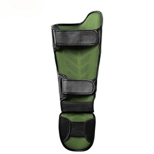 Protège-tibias en cuir léger pour jeunes pour le Muay Thai Boxe Kickboxing Karaté MMA avec logo personnalisé Protège-tibia - Product Image 3