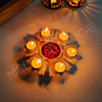 Lampe à huile décorative de qualité supérieure, en fer doré, en forme de lotus, fabriquée en Inde, idéale pour les cérémonies religieuses et la décoration de la maison.