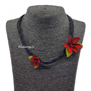 Collar de encaje de aguja Double Hug Me, colgantes y dijes finos - Product Image 1