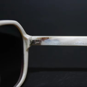 ออกแบบมาอย่างสวยงามสำหรับเลนส์ออปตินและผู้ผลิตกรอบแว่นตาเขาควายสุดหรูแว่นตาทำมือโดย fwe - Product Image 1