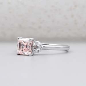 Anillo de Diamantes con Corte Asscher Rosa Rubor Certificado por IGI, Anillo de Compromiso Romántico para Hombre, Piedras Laterales Marquise, Joyería Fina de Rodio - Product Image 3
