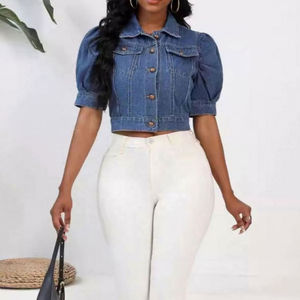 Veste en jean bleu délavé pour femme, manteau rembourré chaud d'hiver avec grand col en fausse fourrure amovible, rembourrage en coton, motif uni - Product Image 1