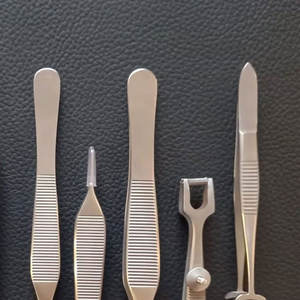 Juego de Pinzas Manuales - Instrumentos Quirúrgicos de Acero Inoxidable Alemán de Alta Calidad, Autoclavables y Reutilizables - Product Image 5