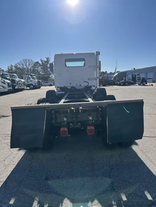 Camión Usado de Alto Rendimiento 2021 Volvo VHD84B300 con Cabina y Chasis - Eje Delantero de 455HP, Automático, Listo para Envío Mundial - Product Image 3