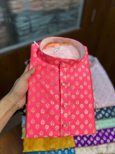 Venta caliente Hombres Algodón Kurta Calidad Premium Impreso Diseño corto con patrón sólido Mangas largas Métodos de impresión dibujados a mano - Product Image 3