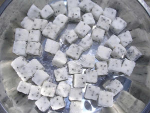 Fruit du dragon congelé pour desserts Fruit sucré et nutritif pour friandises idéal pour l'exportation et les marchés alimentaires - Product Image 3