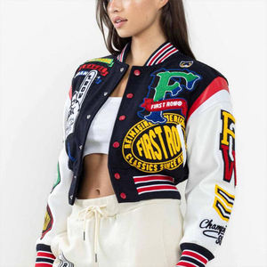 Vestes universitaires élégantes avec des patchs brodés uniques et des motifs colorés, conçues avec un tissu doux pour des looks streetwear tendance - Product Image 5