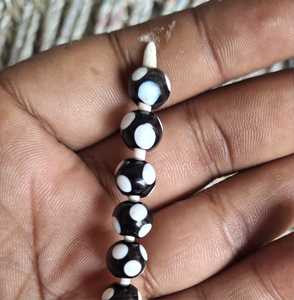 Cuentas de vidrio Rojas, blancas y amarillas en forma de disco de 8 mm hechas a medida con agujeros de perforación para reventa en Tiendas de Cuentas - Product Image 2