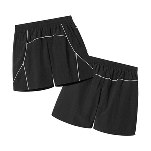 Short réfléchissant en nylon à la mode personnalisé Pantalon court de sueur en nylon de haute qualité Short brodé personnalisé pour hommes à l'intérieur de la couette en maille - Product Image 3