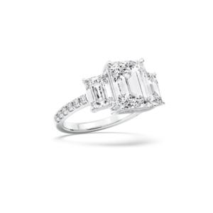 E-F/VVS-VS 7.30 carats (centre 5.00CT) bague luxueuse en moissanite émeraude et diamant taille ronde fabriquée en platine pour elle - Product Image 4