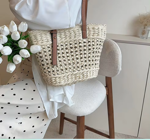 Handmade <b>Summer</b> Beach Tote Vietnam Woven <b>Straw</b> Leather Handles Cotton Lining Zipper Closure Bow Feathers Decorated Shoulder <b>Bag</b> - Product Image 4