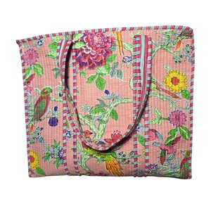 Sac fourre-tout à bandoulière large pour femme, imprimé floral, écologique, imprimé à la main, 100% coton matelassé avec fermeture à glissière - Product Image 1