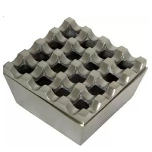 Cenicero para fumar de metal plateado con forma cuadrada de diseño antiguo perfecto para el hogar, restaurantes, bares y uso en la oficina, calidad superior - Product Image 1