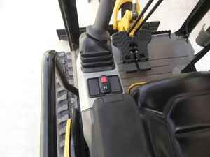 Mini pelle sur chenilles Offre Spéciale CAT 302 avec seau prêt pour l'approvisionnement - Product Image 2