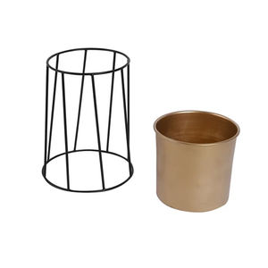 Jardinière en métal fabriqué à la main de taille personnalisée pour la décoration de jardin Jardinière en métal fini de taille personnalisée - Product Image 1