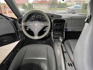 Offre exceptionnelle : Porsche 911 Carrera Coupé d'occasion 2002, propre et prête à être expédiée - Product Image 2