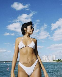 2024 Luxe strandkleding designer op maat effen bandeau hoge taille dames 2-delige set mini string triangle <span class=keywords><strong>bikini</strong></span> sets voorzijde logo - Product Image 3