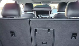 Auto Usado en BUEN Estado, Volkswagen <span class=keywords><strong>Taos</strong></span> 1.5T SE 2022, SUV, Envío a Todo el Mundo - Product Image 4