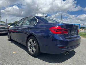 BMW Serie 3 330i xDrive 2017 Usado en Buen Estado, Volante a la Izquierda - Product Image 3