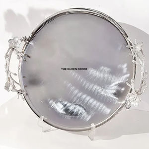 Plateau décoratif pour la maison de qualité exclusive, design classique, vaisselle en métal avec poignées en forme de feuille et de fleur, plateau à la vente - Product Image 5