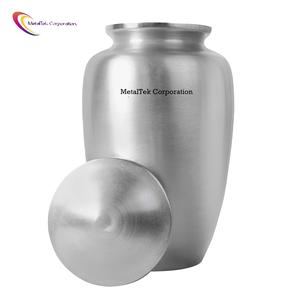 Urne de crémation en argent Conception simple Alliage de haute qualité Fournitures funéraires polies Cendres commémoratives Urne de crémation pour adultes pour cendres humaines - Product Image 6