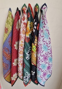 Ensemble de serviettes Kantha Vintage faites à la main Design de thé floral coloré Boucle de suspension assortie en coton doux pour torchon de cuisine - Product Image 3