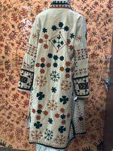 Veste Suzani multicolore en velours, veste longue de créateur pour femmes, design magnifique - Product Image 5