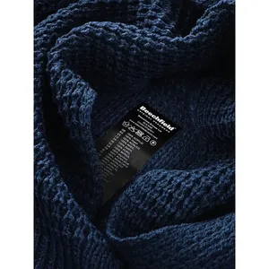 Écharpe classique en tricot gaufré personnalisée pour sweats à capuche et sweat-shirts promotionnels - Product Image 3