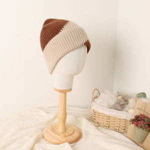 Bonnet d'hiver tricoté à impression numérique, prix bas, diverses couleurs, pour homme et femme, jacquard personnalisé, idéal pour l'extérieur en hiver - Product Image 3