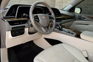 Cadillac Escalade 2021 d'occasion en excellent état, prêt à être expédié - Product Image 2