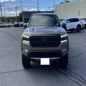 2024 Frontier PRO 4X Crew Cab 4x4 Boîte Automatique Titre Propre Sans Accident Faible Kilométrage - Product Image 1