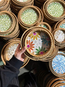 Bandeja de Ratán con Incrustaciones de Nácar, Material Natural de Mimbre y Concha para Servir en Mesa, Vietnam, por 99 Gold Data - Ms Violet - Product Image 4