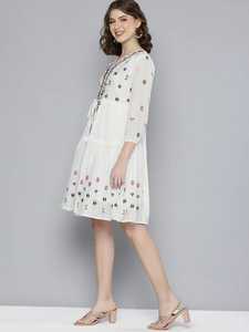 Robe brodée à la main pour femmes, vêtements de Style ethnique, manches 3/4, col en V, bohème, coton, robe longue mi-longue, dernière collection - Product Image 2