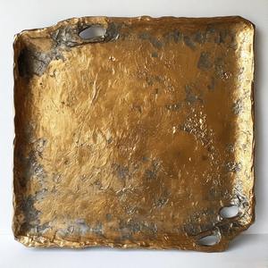 Plateau en aluminium LustraLine avec bord extérieur décoratif en forme de plat profond finition métallique et base en velours pour une utilisation sans rayures - Product Image 2