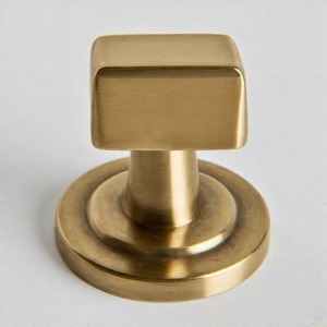 Bouton de porte rond BaronHold Royal Arc Nickel poli Design européen moderne et élégant pour les intérieurs d'hôtels haut de gamme Détails luxueux - Product Image 6