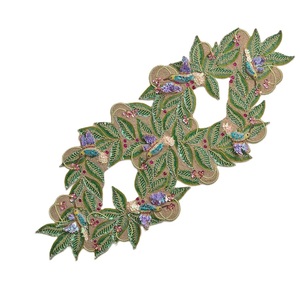 Chemin de table de broderie de perles de rocaille à la main Chemin de table de broderie perlée de luxe au design personnalisé avec motifs ethniques - Product Image 5