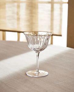 แก้วไวน์แบบดั้งเดิมสำหรับโอกาสทางการงานแต่งงานหรืองานเฉลิมฉลองที่ทำจากแก้วใสและกระจกสำเร็จรูปเรียบเนียน - Product Image 1