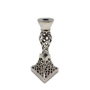 Ensemble de 3 bougeoirs coniques en métal argenté de nouvelle conception pour la maison de mariage et la décoration de table de noël - Product Image 2