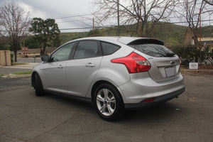 Ford Focus SE Hatchback 2014 - Product Image 3