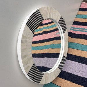 Miroir mural moderne en os incrusté, fait main par des artisans, miroir décoratif écologique de qualité supérieure pour l'intérieur de maisons de luxe - Product Image 6