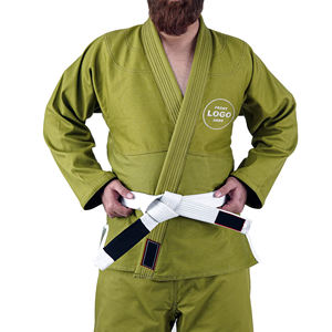 Ensembles d'uniformes d'arts martiaux de karaté unisexe léger au meilleur prix avec tissu extensible respirant à séchage rapide et logos personnalisés - Product Image 4