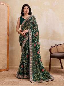 Sari de Georgette Suave de Primera Calidad para Mujer con Borde Calado y Bordado Intenso, Hecho en India - Product Image 4