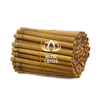 Tubes en bambou naturels pour la construction d'hôtels à insectes Habitat d'abeilles et maisons de nidification écologiques à l'extérieur