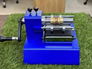 Machine professionnelle de gaufrage en cuir plastique pour gaufrage de ceinture - Product Image 3