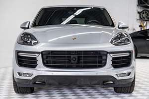 Cayenne Turbo 2015, V8 Twin-Turbo de 520 hp, Tracción en las Cuatro Ruedas, Sin Modificar - Product Image 2