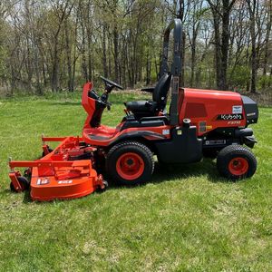 รถตัดหญ้า Kubota F3710 แบบ Zero Turn พร้อมเครื่องยนต์รับรองคุณภาพ ระบบควบคุมพวงมาลัย  ใบมีดตัดหญ้าขนาด 72 นิ้ว  รางยางวิศวกรรมแบบกว้าง - Product Image 5