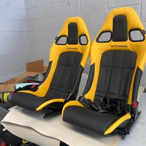Asiento Deportivo Universal de Alta Calidad, Reclinable, de Cuero PVC Negro con Amarillo, Serie VIPER, al Mejor Precio - Product Image 1