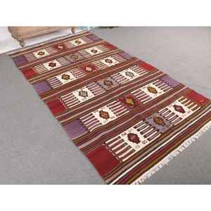 พรมคิลิมขนาด 4.8x8.5 ฟุต พรมวินเทจตุรกี พรมลายสัตว์สีแดงม่วง - Product Image 1