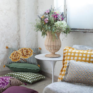 Vase de table en rotin minimalisme Vase à fleurs tissé en rotin méticuleux de l'usine du Vietnam - Product Image 5